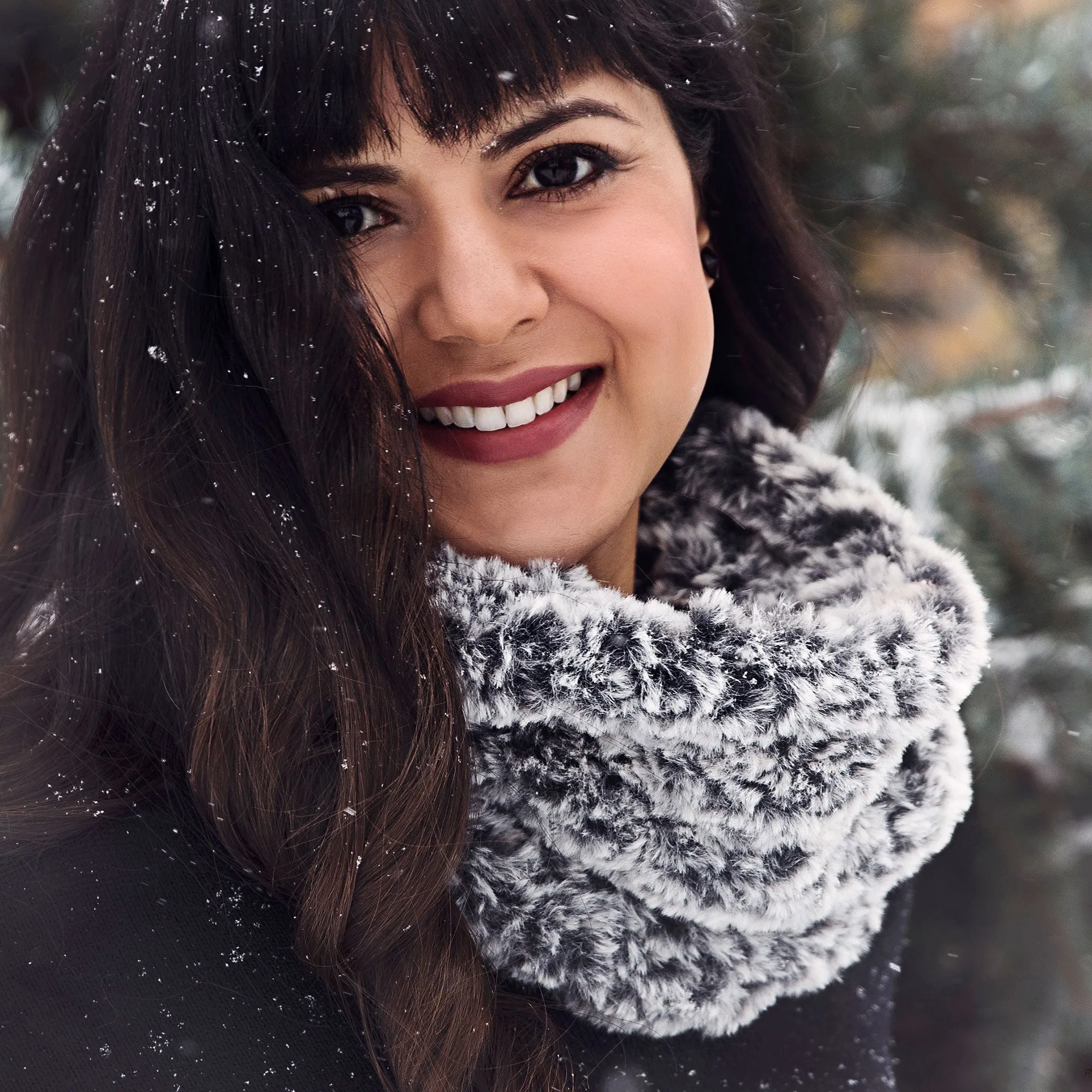 Luxurious Faux Fur Cowl Knitting Pattern