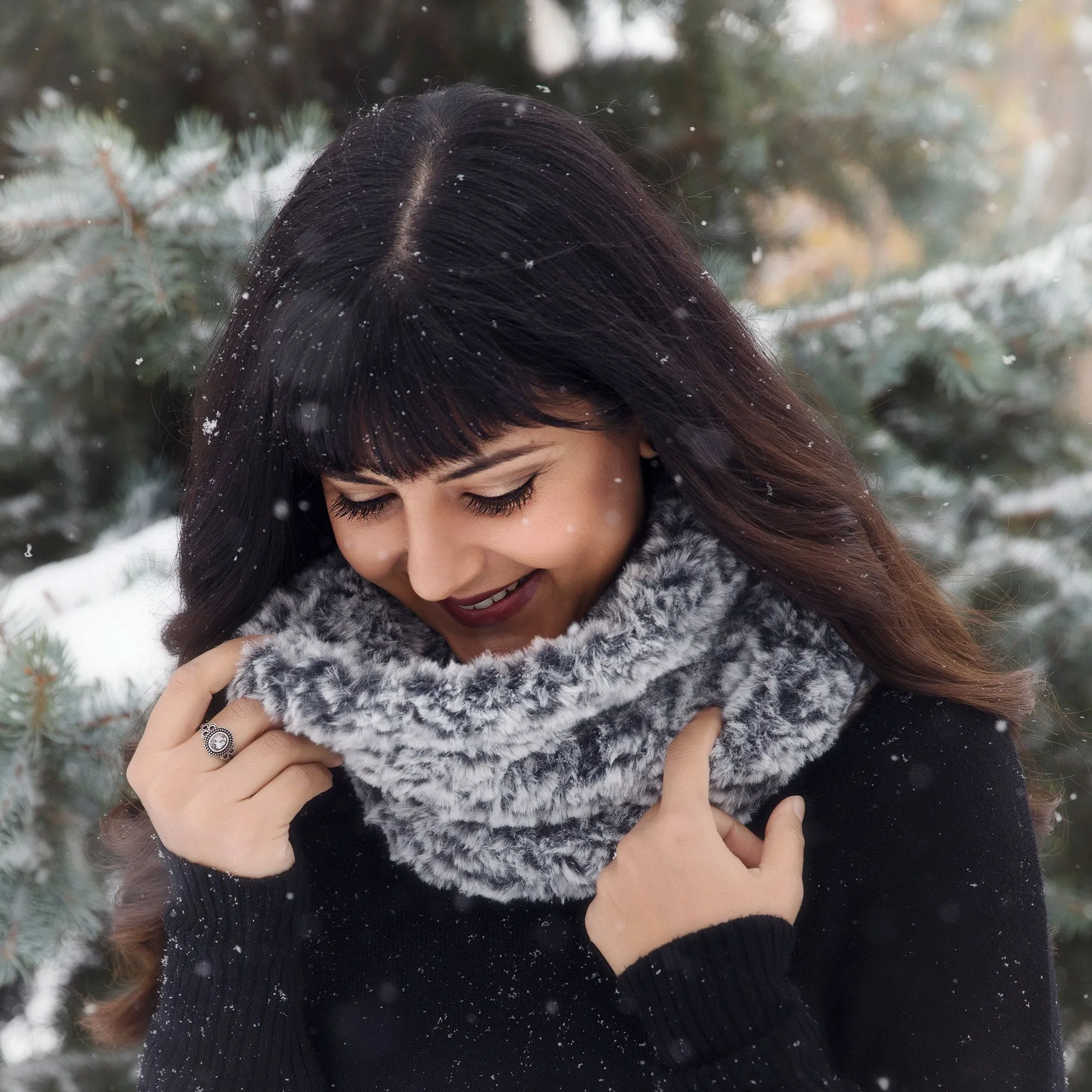 Luxurious Faux Fur Cowl Knitting Pattern